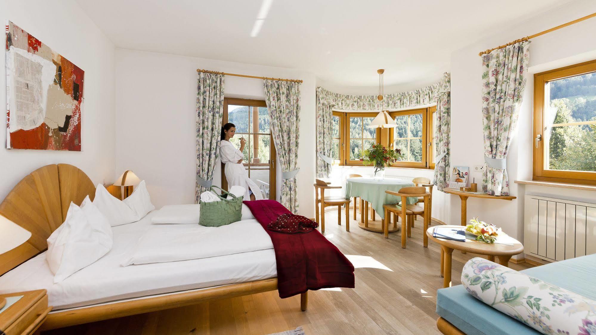 Taubers Bio Vitalhotel Кьенес Экстерьер фото